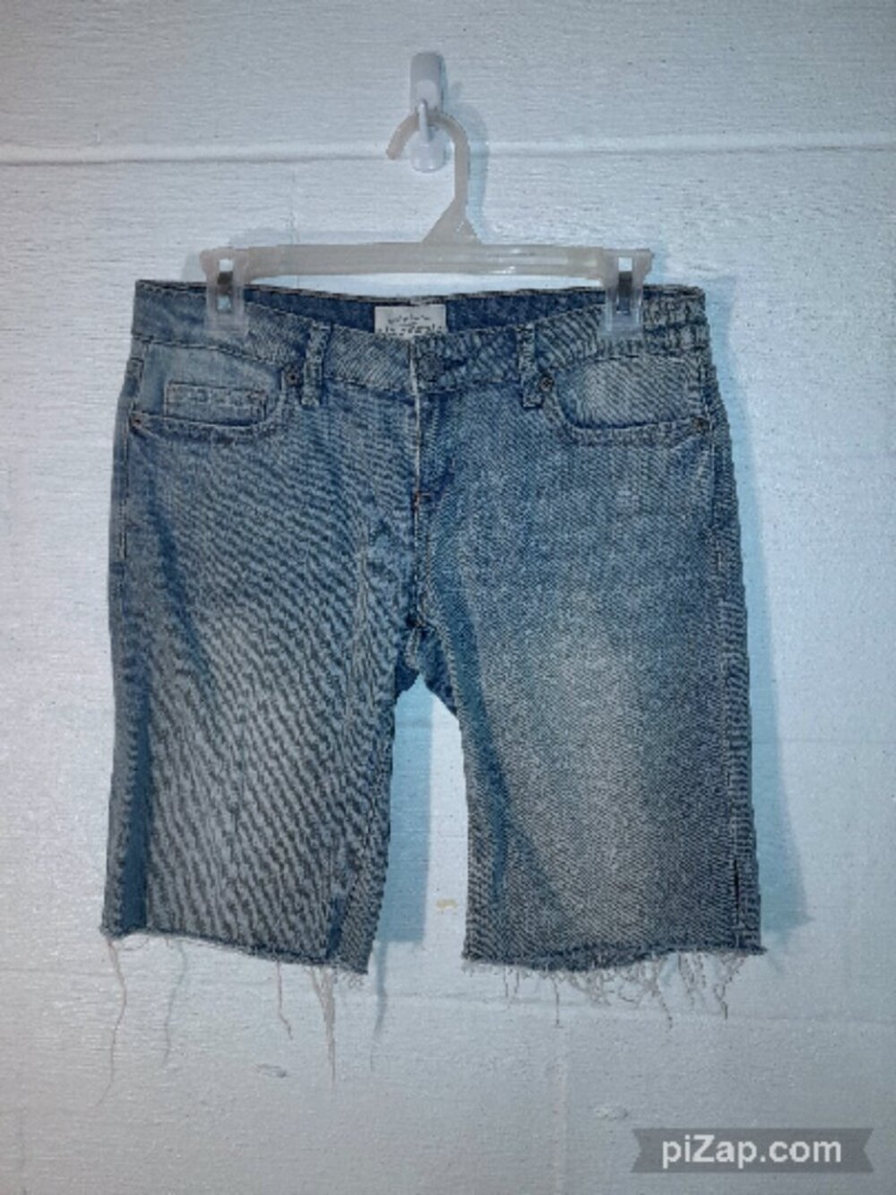 Aero Aeropostale Women's Bermuda Cut Off Jean Shorts Size 7/8 Denim Fringe